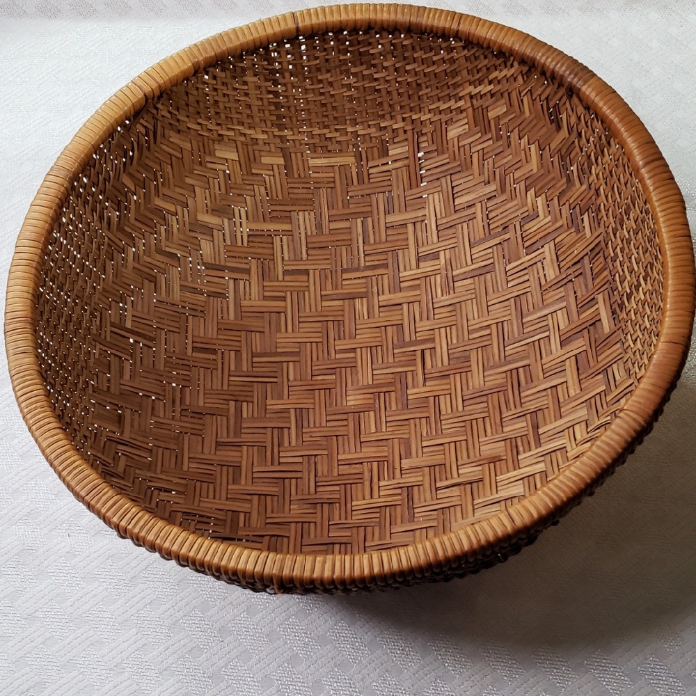 Basket Large Round Woven - Picture 1 of 7